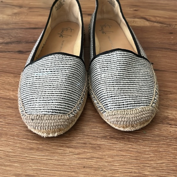 Franco Sarto black/white with clear sequin sparkles, size 8 - Picture 4 of 6